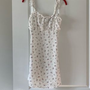 Women’s white floral print shoulder tie dress